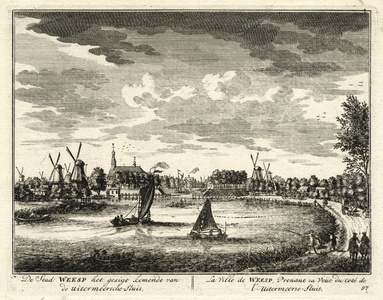 135788 Gezicht over de Vecht op de stad Weesp, uit het zuidoosten.
